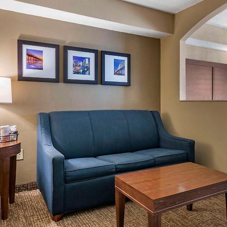 คอมฟอร์ท สวีทส์ เบย์มีโดว์ เนียร์ บัทเลอร์ บูเลอวาร์ด Hotel แจ็กสันวิลล์ ภายนอก รูปภาพ