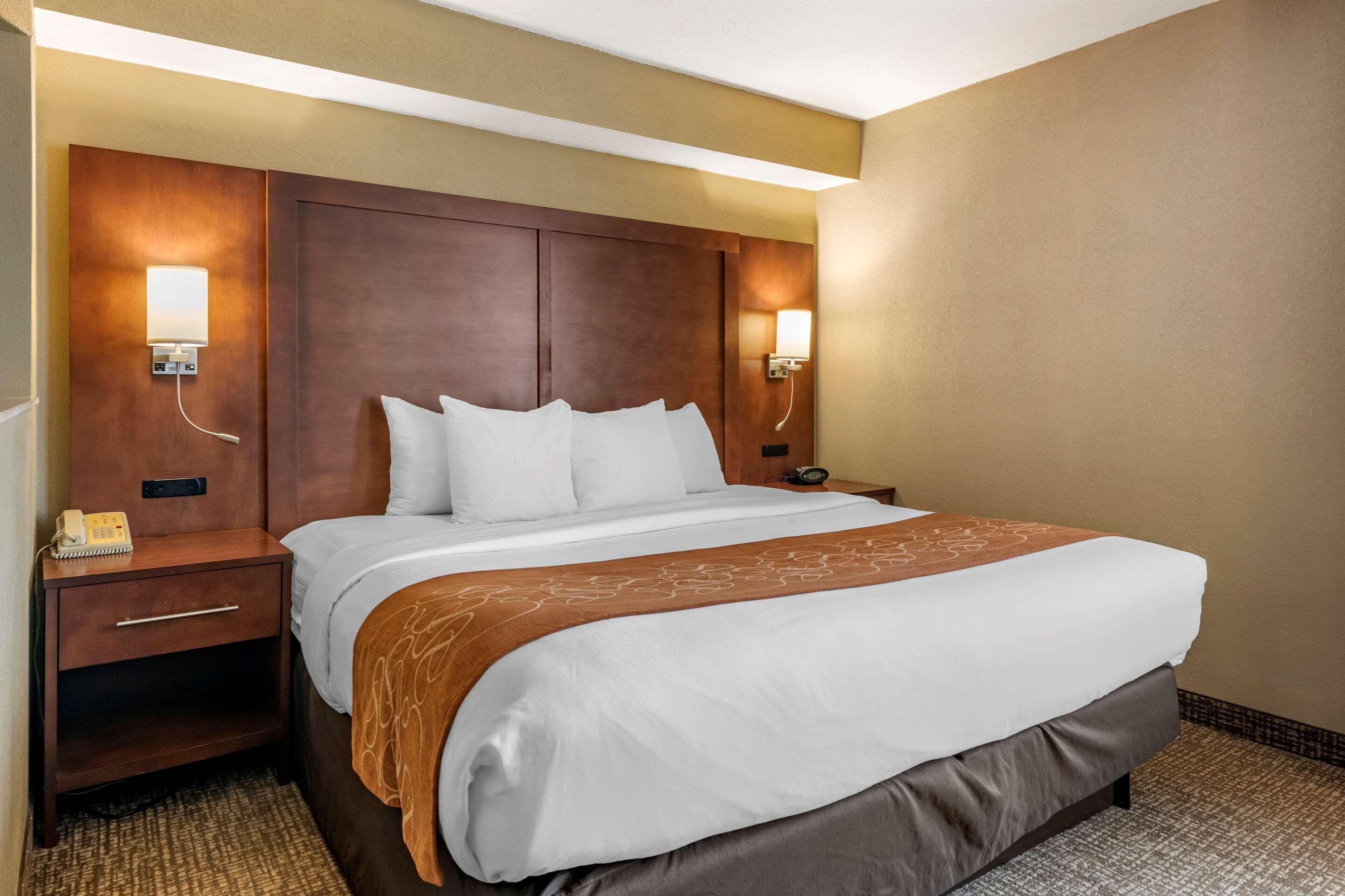 คอมฟอร์ท สวีทส์ เบย์มีโดว์ เนียร์ บัทเลอร์ บูเลอวาร์ด Hotel แจ็กสันวิลล์ ภายนอก รูปภาพ