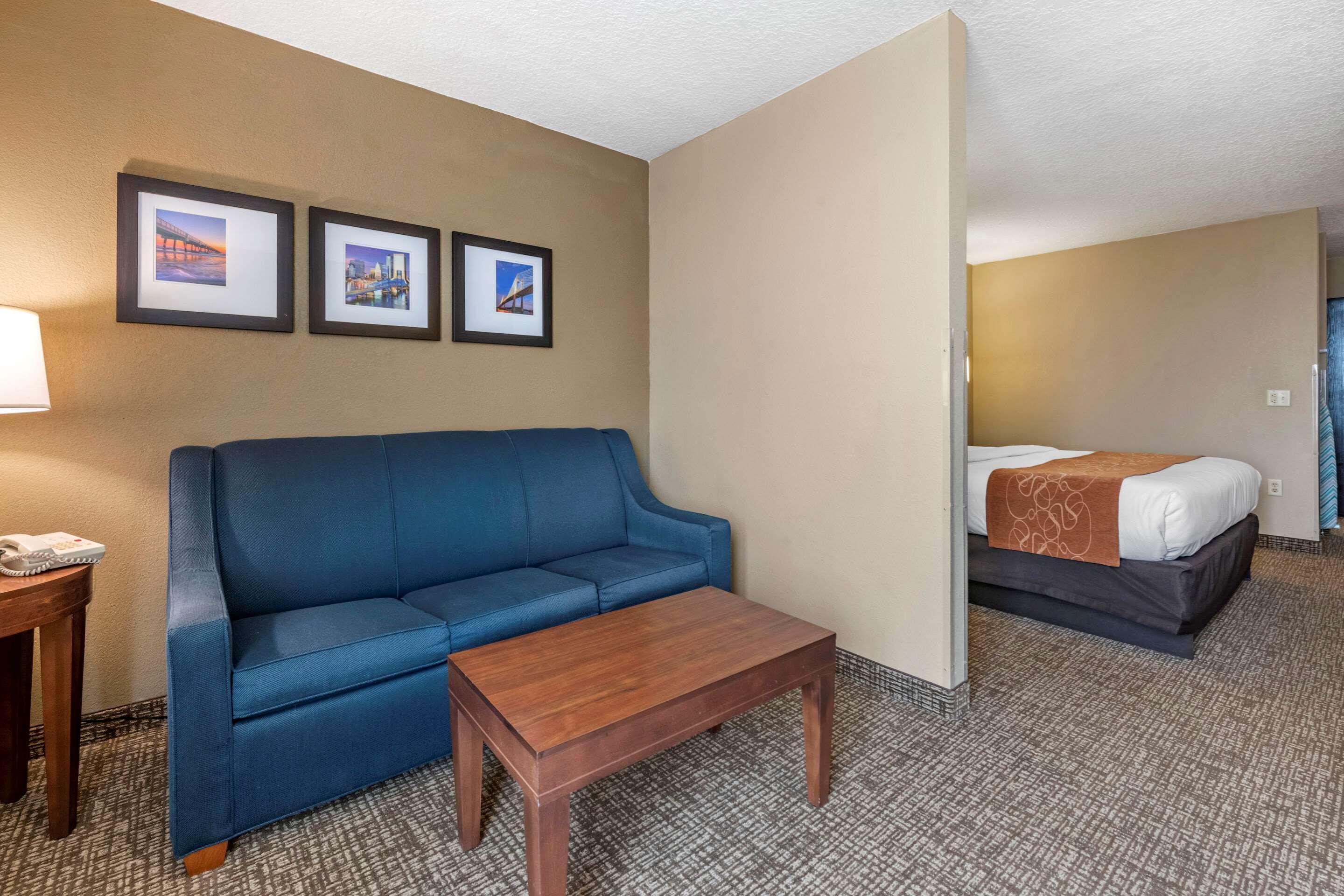 คอมฟอร์ท สวีทส์ เบย์มีโดว์ เนียร์ บัทเลอร์ บูเลอวาร์ด Hotel แจ็กสันวิลล์ ภายนอก รูปภาพ