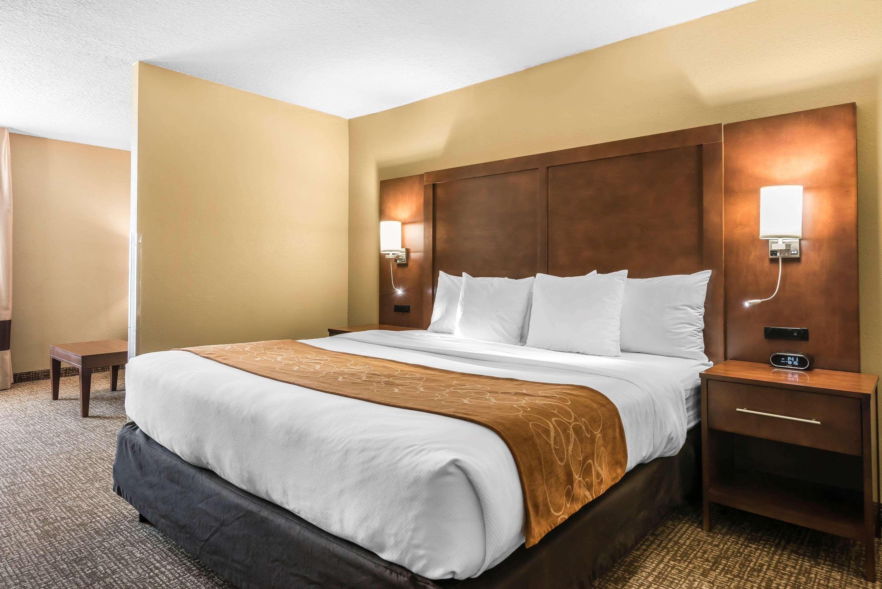 คอมฟอร์ท สวีทส์ เบย์มีโดว์ เนียร์ บัทเลอร์ บูเลอวาร์ด Hotel แจ็กสันวิลล์ ภายนอก รูปภาพ