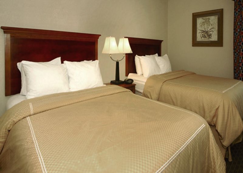 คอมฟอร์ท สวีทส์ เบย์มีโดว์ เนียร์ บัทเลอร์ บูเลอวาร์ด Hotel แจ็กสันวิลล์ ภายนอก รูปภาพ