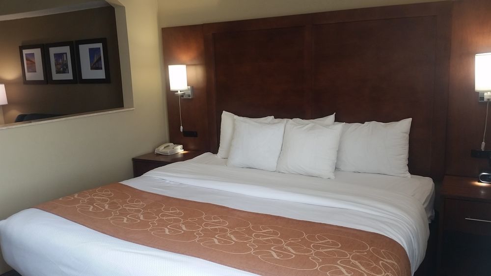 คอมฟอร์ท สวีทส์ เบย์มีโดว์ เนียร์ บัทเลอร์ บูเลอวาร์ด Hotel แจ็กสันวิลล์ ภายนอก รูปภาพ